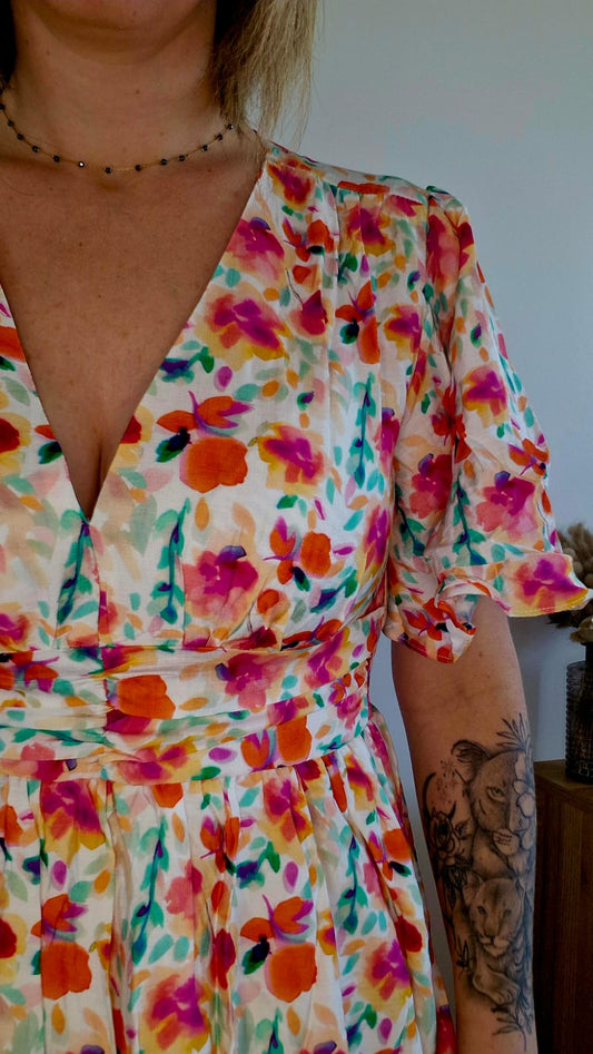 Robe Longue Fleurie à Col V et Taille Cintrée